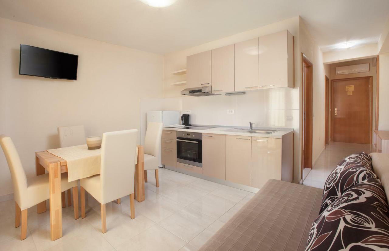 Apartments Kate Макарска Екстериор снимка