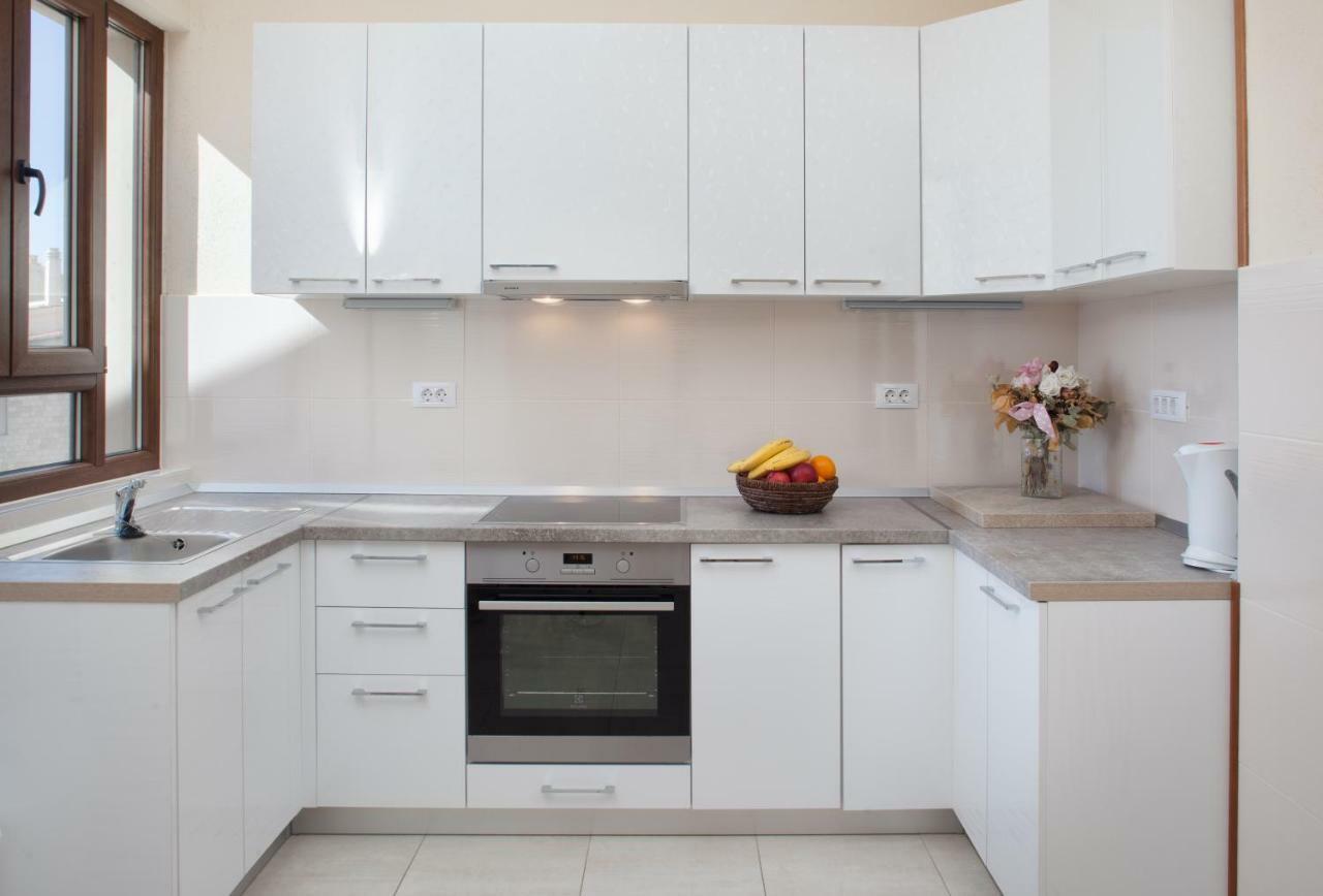 Apartments Kate Макарска Екстериор снимка