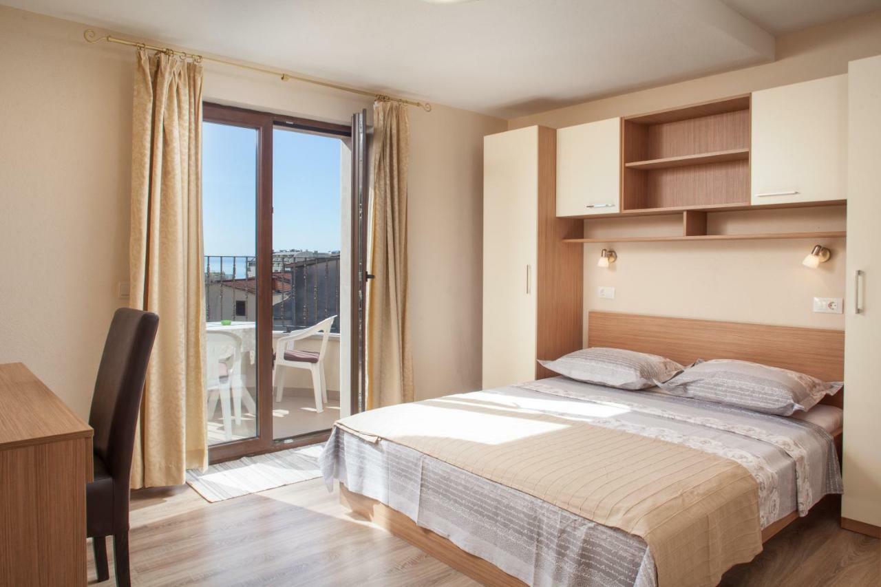 Apartments Kate Макарска Екстериор снимка