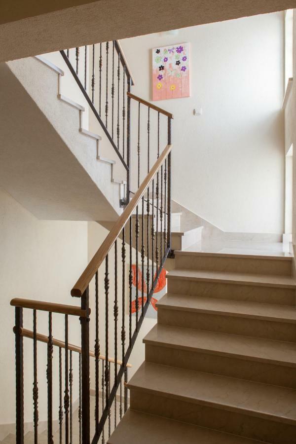 Apartments Kate Макарска Екстериор снимка