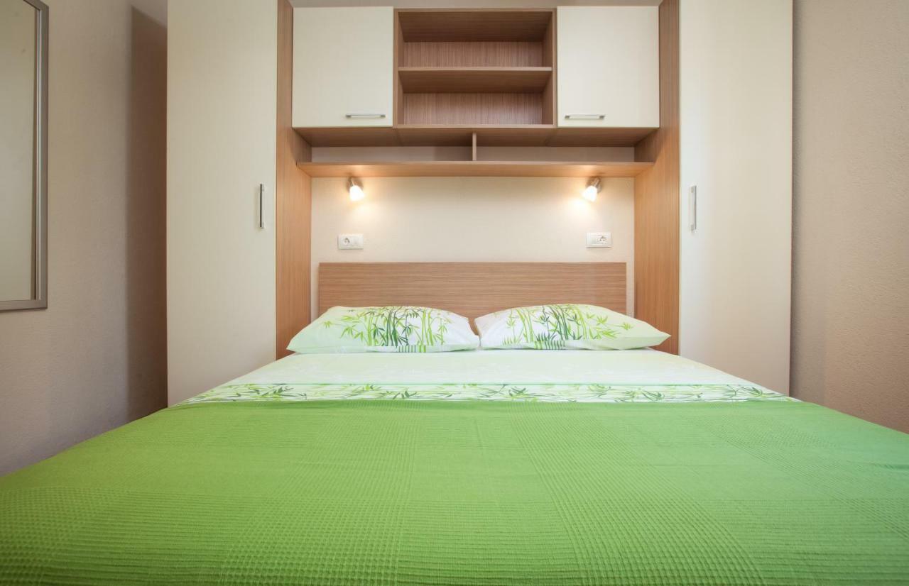 Apartments Kate Макарска Екстериор снимка