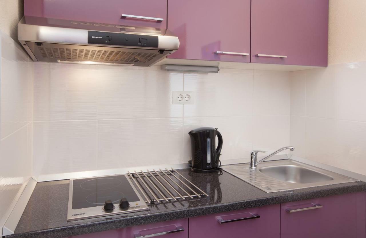 Apartments Kate Макарска Екстериор снимка