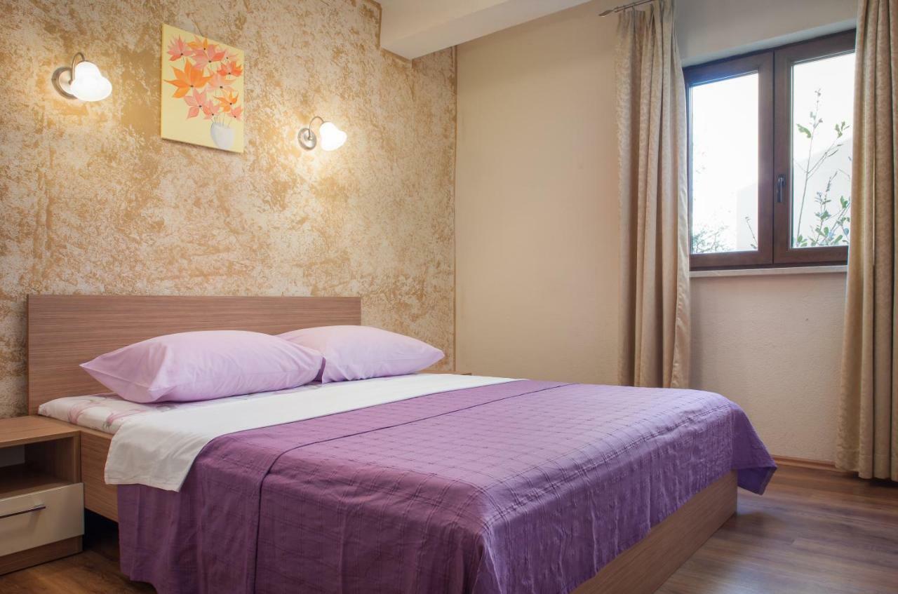 Apartments Kate Макарска Екстериор снимка