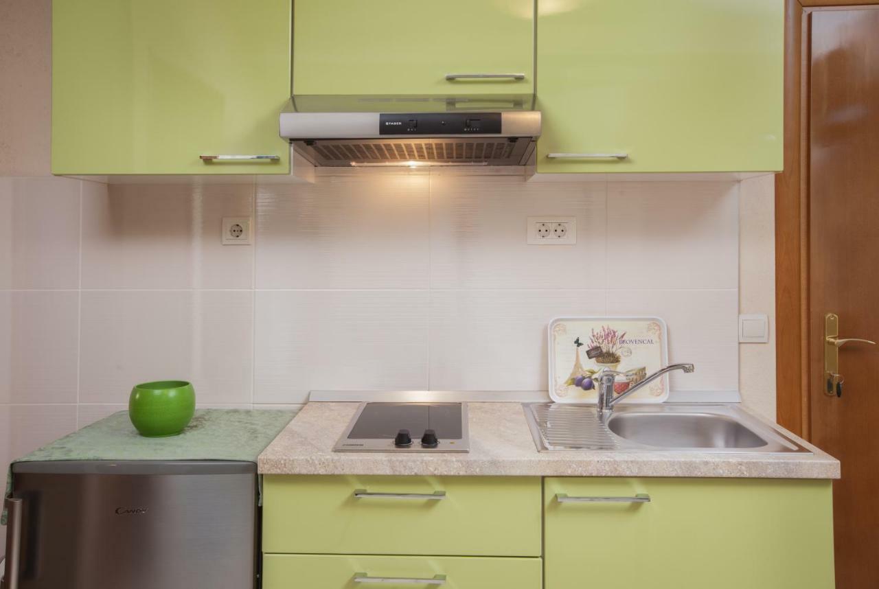 Apartments Kate Макарска Екстериор снимка