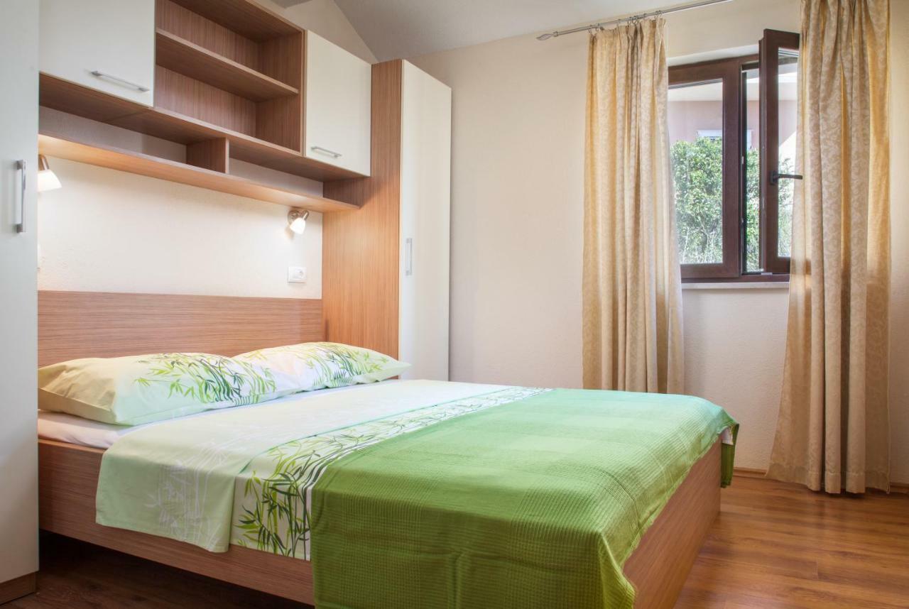 Apartments Kate Макарска Екстериор снимка