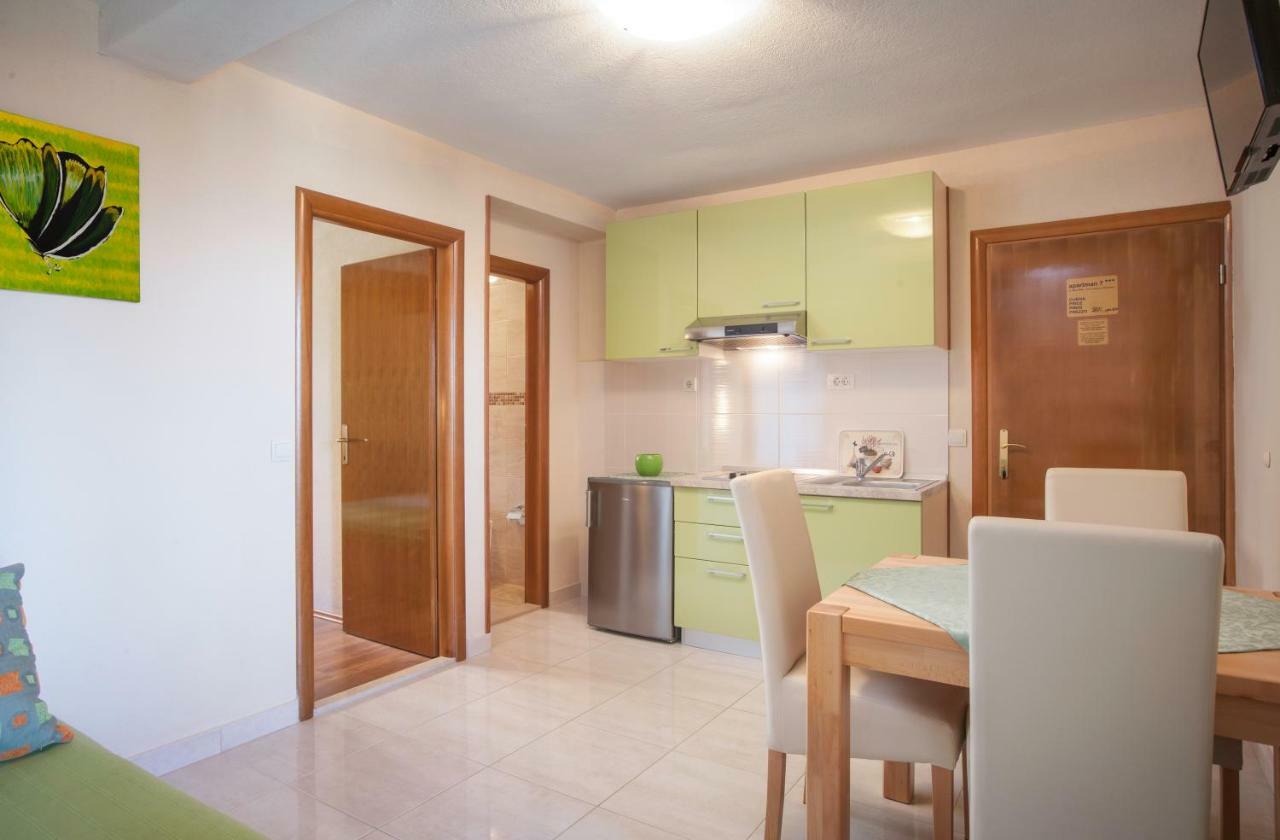 Apartments Kate Макарска Екстериор снимка